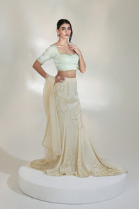 SPOTLIGHT SKIRT SET
