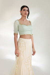 SPOTLIGHT SKIRT SET