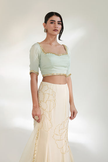 SPOTLIGHT SKIRT SET